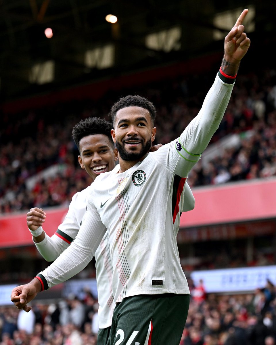 ⚽️ Goal 
🅰️ Assist
🛡️ Clean sheet

A very good afternoon for Reece James owners 🤩
