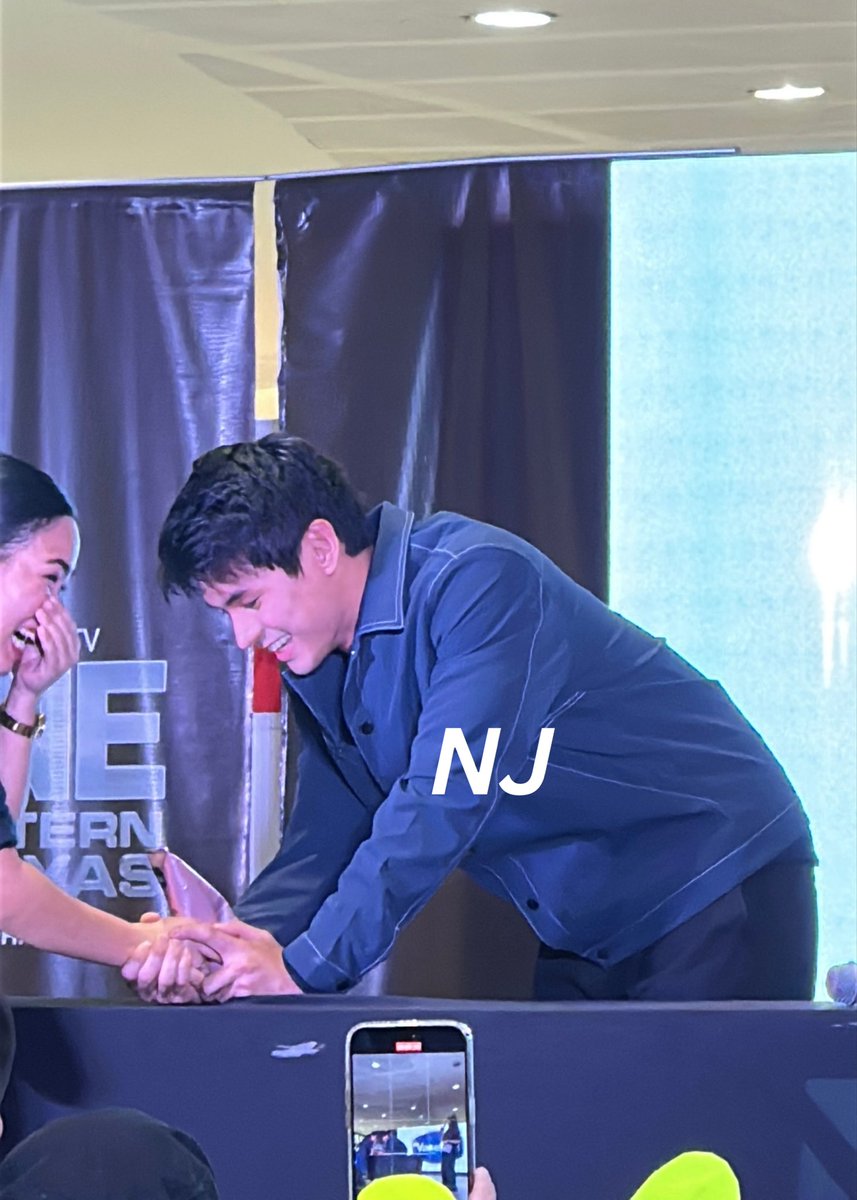PUTANGINA! GETS NA GETS KITA ATE!! 

MASSKARA SMILES WITH DUSTIN
MASSKARA SMILES WITH DUSTIN
#DUSTINxVaseline