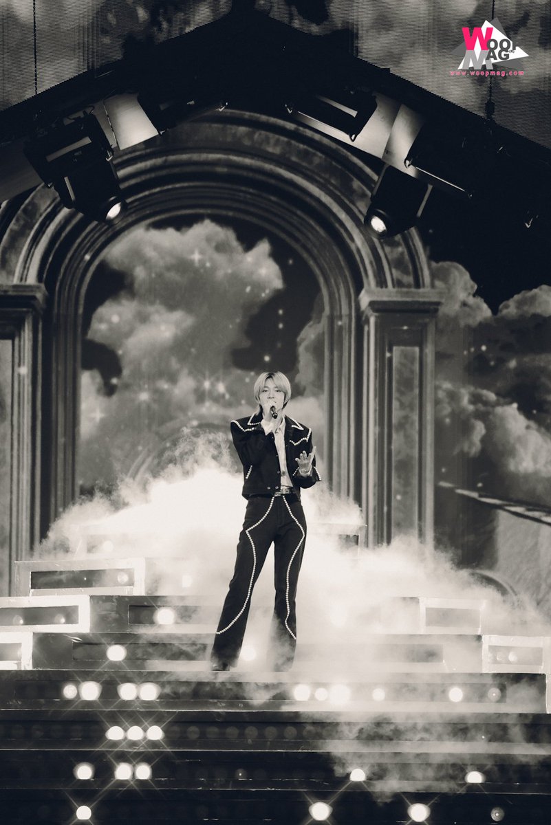 WOOPMAG_Story's tweet image. #NuNew ในคอนเสิร์ต Jula&apos;s Herb | presents DA20th CONCERT &quot;THE ENDORPHINE EFFECT&quot;

CHAWARIN x DA Day1
#DA20ConcertxNuNewD1 
#คอนครบครอบ20ปีดาเอ็นโดรฟิน
#JulasHerbXDA20Concert
#TheEndorphineEffect
#ดาเพื่อนสนิทกลับมาแล้ว