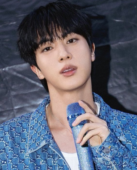 SI AÚN NO DEJAN SU VOTO DIARIO LO PUEDEN HACER AQUÍ, DANDO RT O COMENTANDO 💜

+I’m voting #jin for the #2025MAMAVOTE