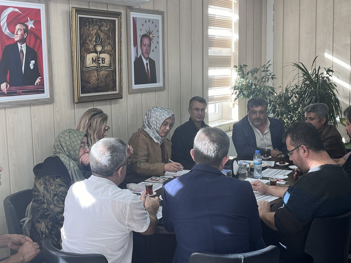 Şube Müdürümüz Ramazan Sertpolat’ın başkanlığında gerçekleştirilen toplantıda, okullarımızda LGS başarısını artırmaya yönelik çalışmalar değerlendirildi.

📍 Mehmet Akif İnan İmam Hatip Ortaokulu
📍 Şehitler Ortaokulu
📍 Nuri Pakdil Ortaokulu