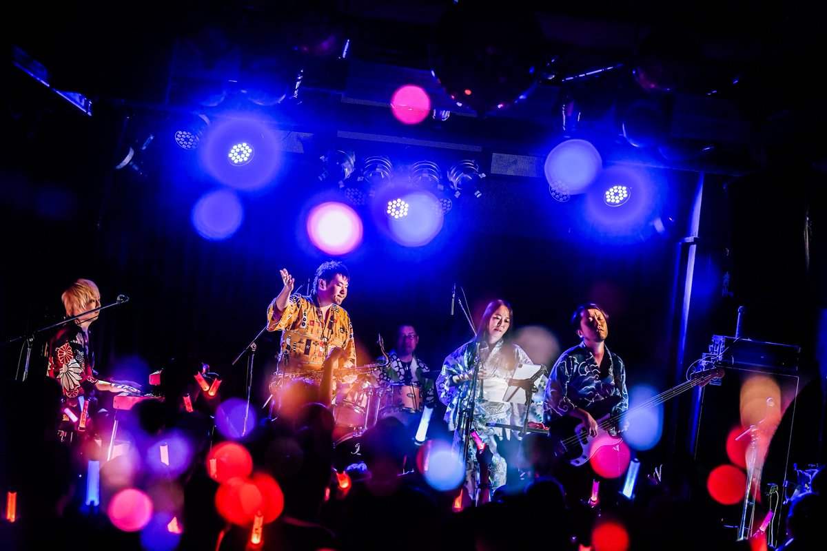 2025.10.18@青山RizM
玲瓏のHydrangea＆東京アクティブNEETs＆少女理論観測所スリーマン、幻日逃避ありがとうございました！！！！お客さんほんとにめちゃくちゃ盛り上がってくれてメンバーみんな嬉しくてぶち上がりました❤️‍🔥✌️✌️❤️‍🔥皆様また明日例大祭西1ホール た-14abでお会いしましょ＼(^o^)／