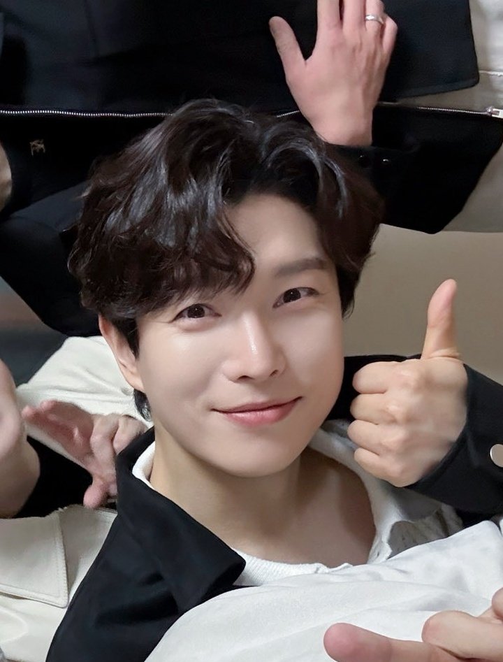 각도 기가막혀서 돌려봤는데 넘 평온한거임ㅋㅋㅋㅋ 넘 웃곀ㅋㅋㅋㅋㅋ