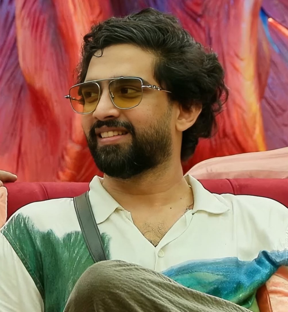 Ranking Poll (Week 8) 

Like &amp; Retweet if you are supporting #AmaalMallik

(Results will be announced tomorrow at 7PM) #BiggBoss19