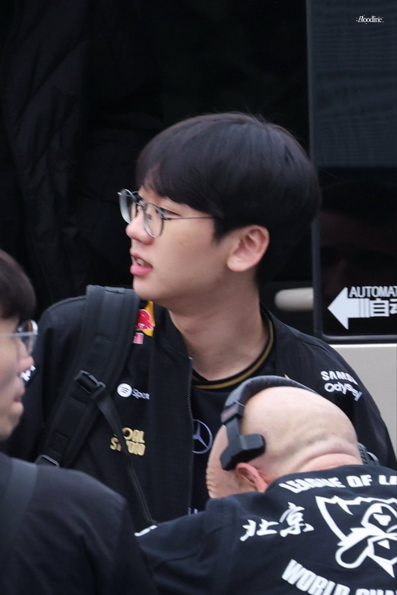 bloodline_T1's tweet photo. 251018

HQ🐿️ 2-1가자

#Worlds2025  
#TogetherAs1
#Doran #도란 https://t.co/E8HbFrkBfu