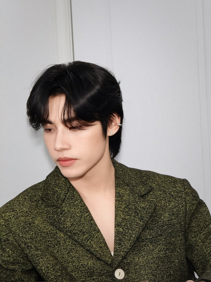 PoomppsFanSupTH's tweet photo. ขอ 3 คำให้กับสันกรามและความสวยนี้ 

AUTUMN MEETING WITH POOM
#PoomxTanyuee
#poompps https://t.co/74L1nU2kNn