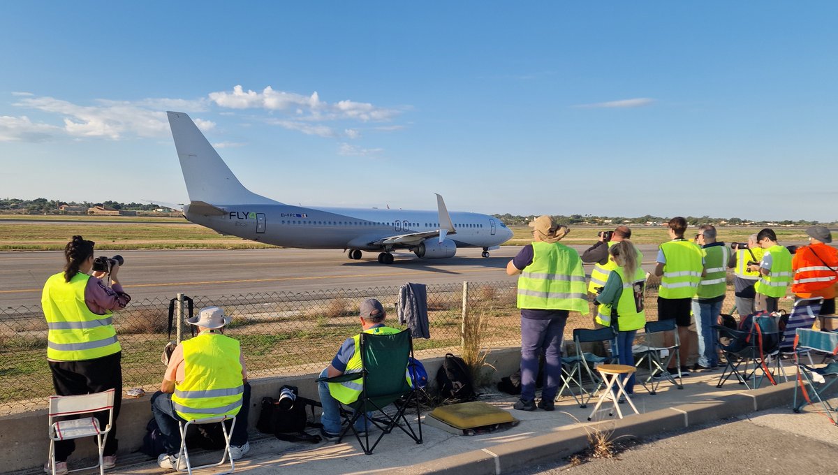 ✈️ El Aeropuerto de #Alicante-#Elche Miguel Hernández celebra su “VIII Spotter Day”.

📷 Este evento se organiza con la colaboración de la asociación <a href="/ALCspotters/">ALCspotters</a> y ha reunido a más de 60 entusiastas de la fotografía aeronáutica.

👉 El objetivo es acercar el mundo aeroportuario
