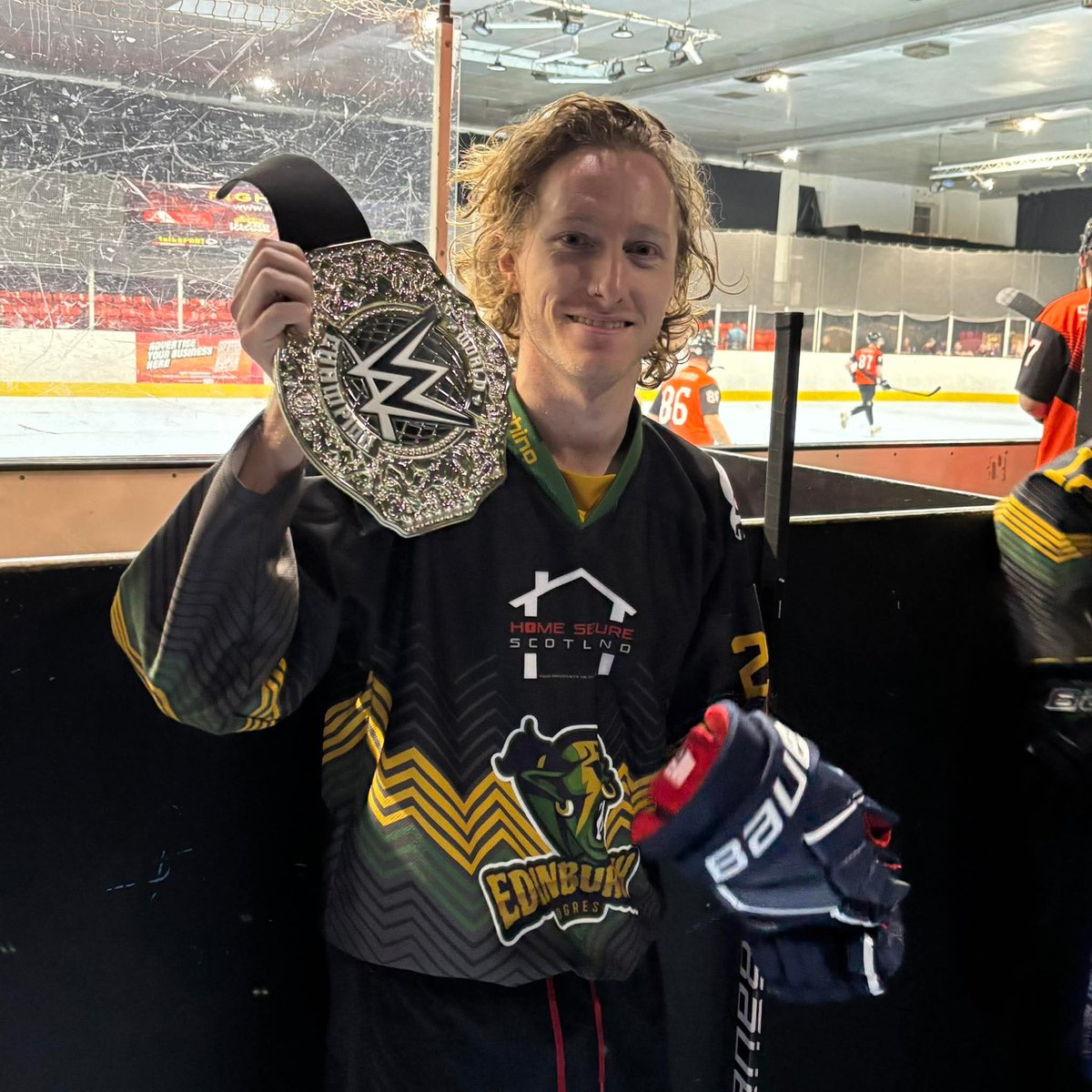 EdinburghOgres's tweet image. A strong performance sees us take a 4-0 win in game 1 against the Stingrays! 👊

Player of the game #20 Liam She'll! #BallHockey #BHUK 🏒 🥅 #Tier3