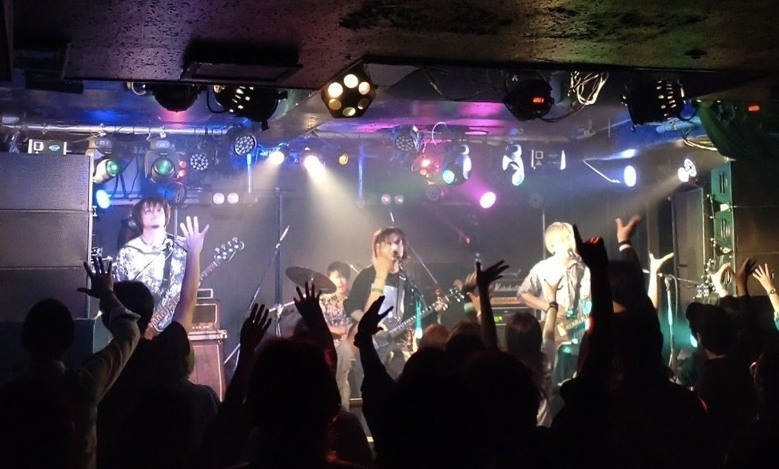 昨日はシルエットの15周年記念であるシルフェスでした。
いつも思うけどシルエットの作るイベントは独特な空気があって、あの空気が好きな人達が集ってるイベントなんだよね。
今回も例に漏れず、最高な空気で満ち満ちたイベントでした。
最高だった。
シルエット15年お疲れ様！これからもよろしく！