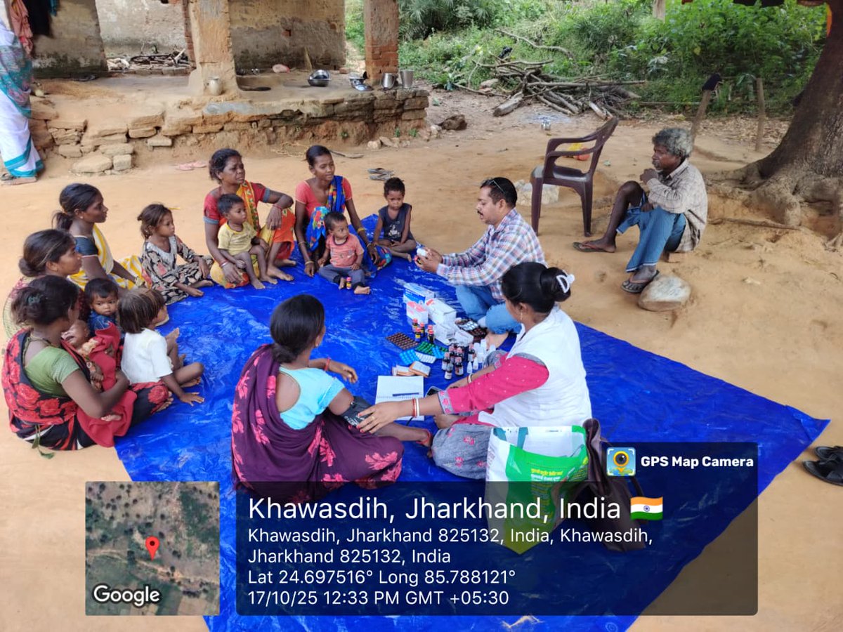 dckoderma's tweet image. सतगावां प्रखंड के बिरहोर टोला, ख्वासडीह में आज स्वास्थ्य टीम द्वारा विशेष शिविर का आयोजन कर बीमार ग्रामीणों का इलाज किया गया, जिसमें मुख्य रूप से मलेरिया जाँच किया गया। साथ ही बीमार व जरूरतमंद ग्रामीणों को दवाइयां भी उपलब्ध कराई गई।
#DistrictAdministrationKoderma…