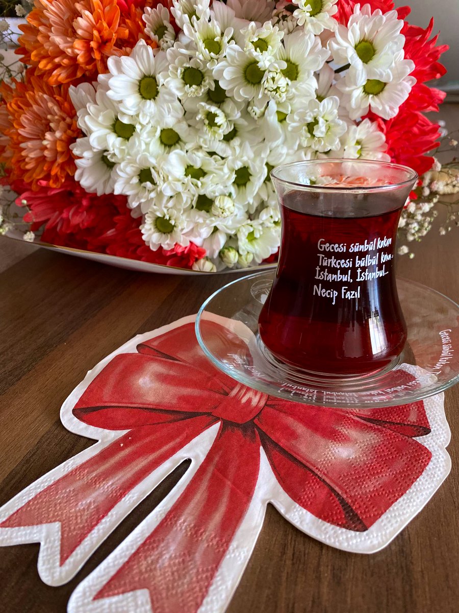 xnepp's tweet photo. Ekim çiçekleri güzel insanlardan 🤍 https://t.co/MHvYOJEwnI