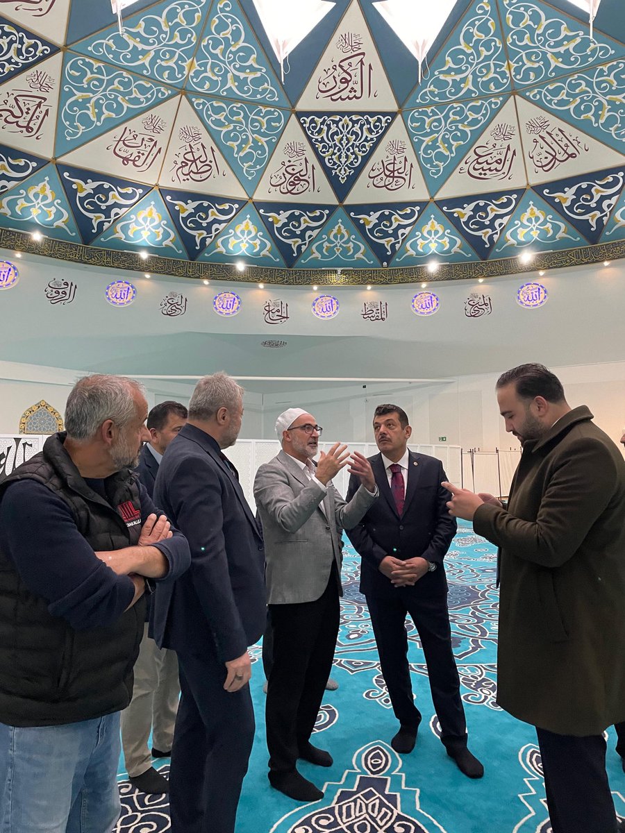 📍ESSEN MERKEZ CAMİİ’NDEYİZ 

Essen’de gerçekleştirdiğimiz programlar kapsamında; Essen Merkez Camii’mizi ziyaret ederek Cami Yönetimi ve Cemaatimiz ile bir araya geldik. 

Rabbim bu caminin yapımında emeği geçen herkesten razı olsun.
