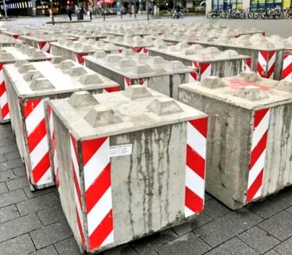 Schön anzusehen, die aufkommende Weihnachtsstimmung in Deutschland. 

Finden Sie nicht?