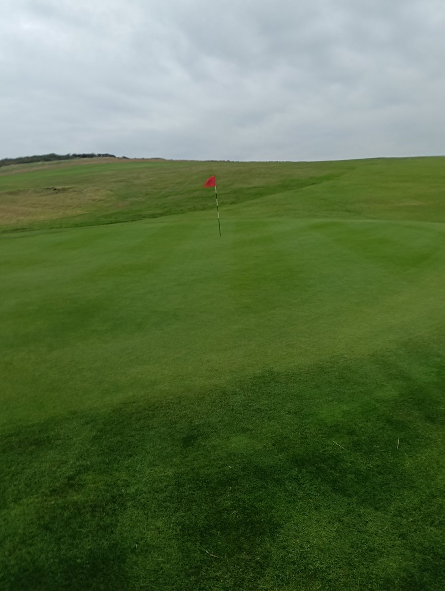 burhillcelt's tweet photo. Last big competition of the season here today Pros day,weather good, greens recovered well from autumn  maintenance and running at a nice nine on the stimp.Been a good season after a horrible start but we got there in the end. https://t.co/N7d1IByoes