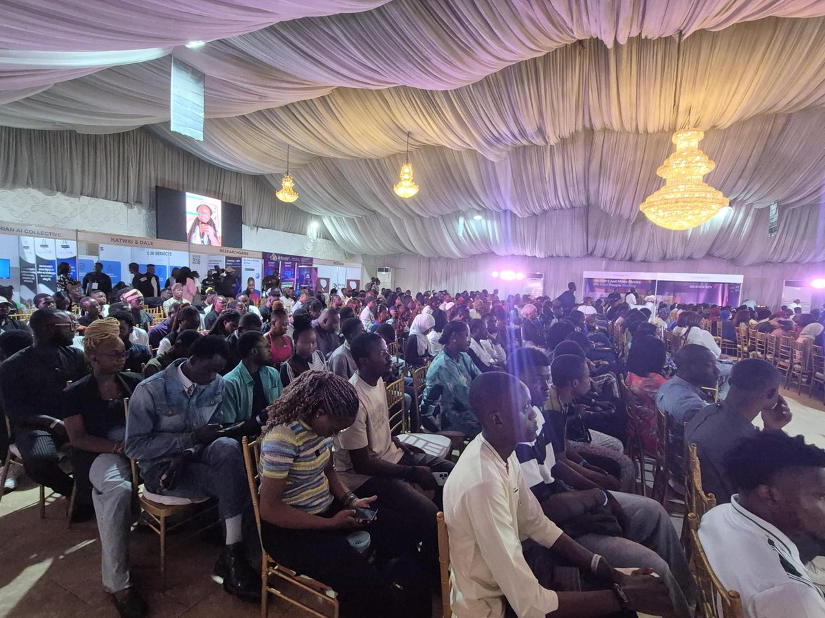 dsn_ai_network's tweet image. We’re live at #DataFestAfrica2025!

As part of the @aicollectiveng, we’re excited to officially launch the Nigeria AI Repository at the biggest gathering of AI minds in the country.

Our team is on ground and open to strategic conversations on how you can join the collective and…