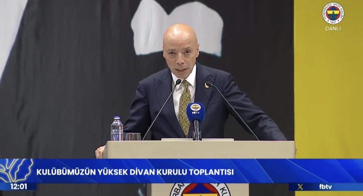 Murat Salar: "Murat Ülker inanılmaz bir Fenerbahçeli! Tam destek Fenerbahçe ile olduğunu geçenlerde bize söyledi!

Elekle su taşısak, Murat Ülker'in Fenerbahçe'ye katkısını ödeyemeyiz.   Kendisine teşekkür ederiz."