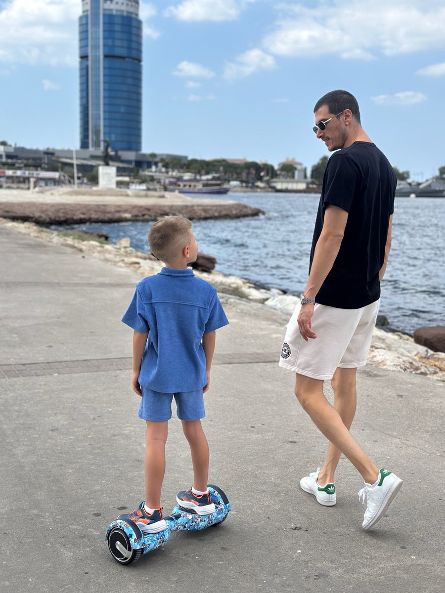 İyi ki doğdun en iyi arkadaşım…🤍