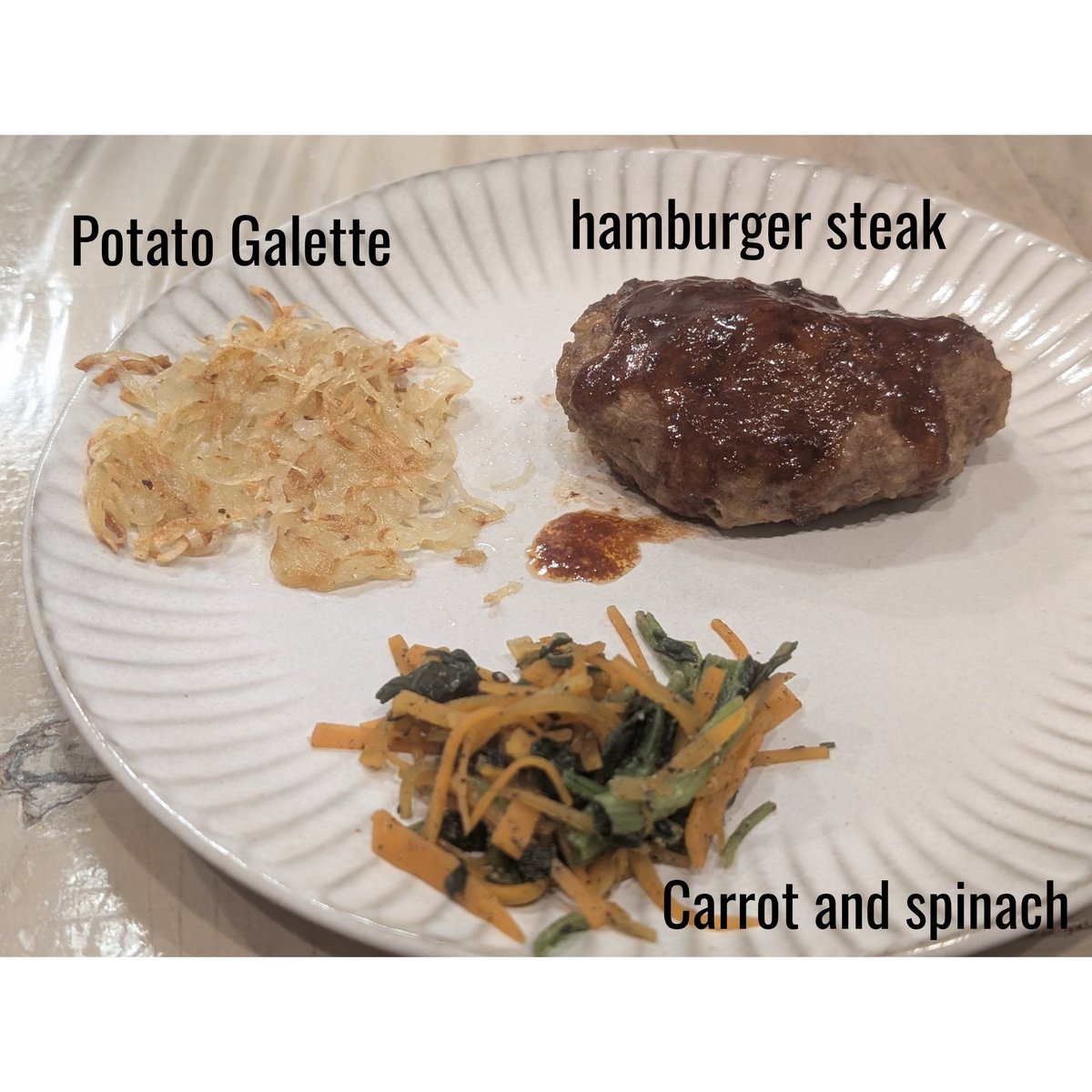 FreezesingE's tweet photo. Tonight’s dinner:
・Hamburg steak
・Potato galette
・Carrot and spinach with sesame dressing

I tried using oatmeal instead of breadcrumbs for the hamburg steak. It turned out juicy and pretty tasty (✯ᴗ✯)

#Japanese #English #practice #cook
#日本語 #英会話 #練習 #料理 https://t.co/cR8BiQrOqK