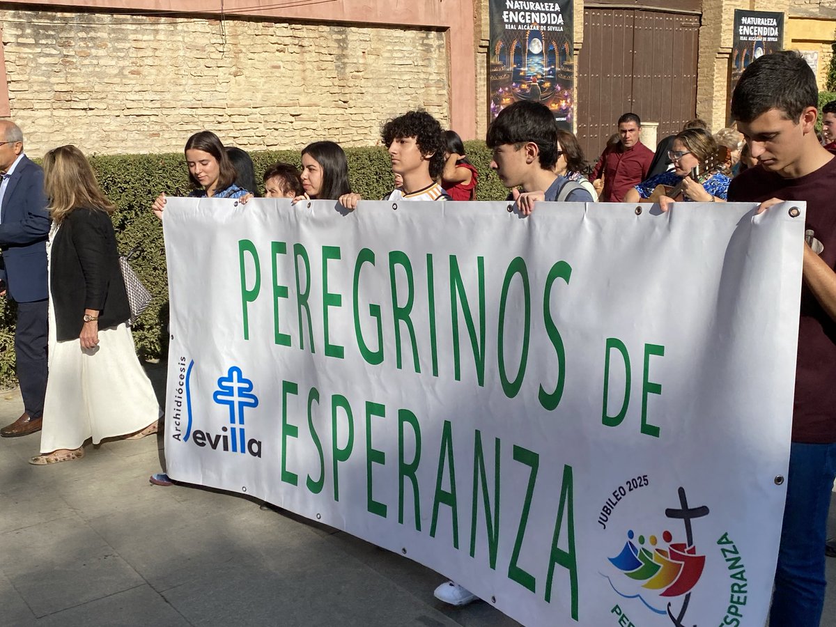 Archisevilla1's tweet photo. Un millar de niños procedentes de parroquias, hermandades, movimientos y centros de enseñanza de Sevilla participan en esta cita jubilar. https://t.co/UD07nBIRBj