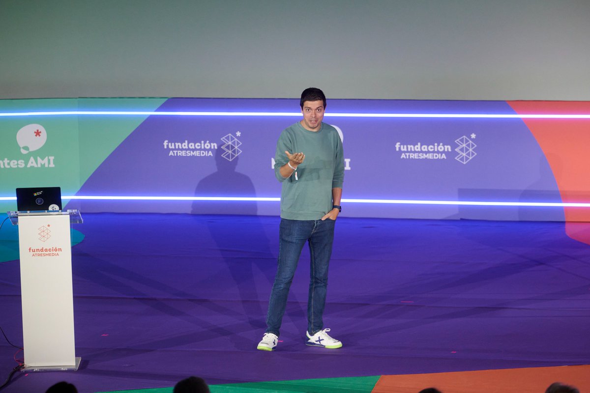 Continuamos con “La IA que nos espera: ¿para qué futuro debemos preparar a nuestros alumnos?” por <a href="/pau/">Pau Garcia-Milà</a>, fundador de <a href="/founderz/">Founderz | Business School</a> 
Reflexionamos sobre las habilidades que los jóvenes deben desarrollar y la importancia de un uso ético, creativo y responsable de la #IA. 
#MentesAMI2025