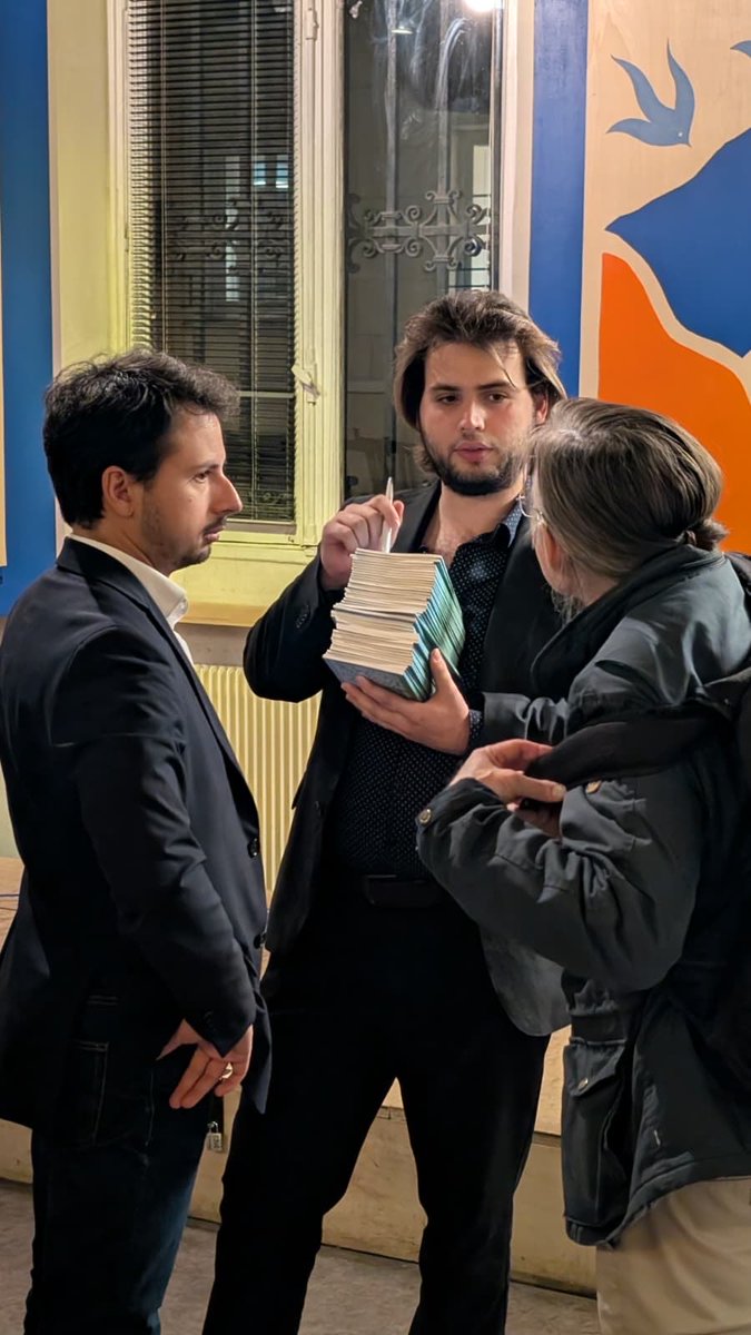 ✨📚 Très très heureux d’avoir pu présenter La Ville qui vient ce Jeudi à l’Académie du Climat !

✊ Une soirée pour porter cet idéal de ville écologiste, solidaire et inclusive ! A nous tous d’en être des ambassadeurs partout en France !