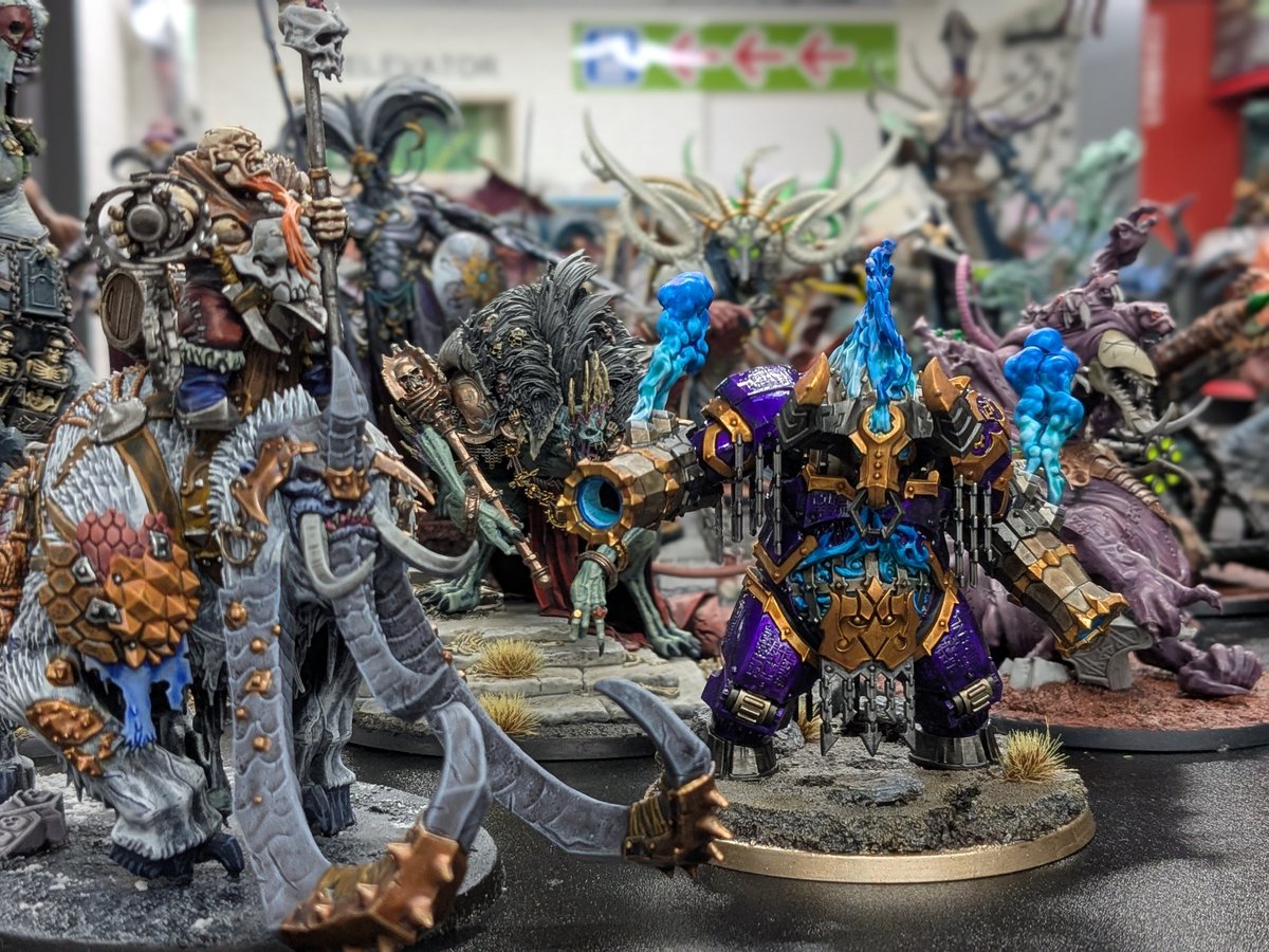 TACOS_ZAM's tweet image. ドミネイターエンジンでWH立川、BEAST FEAST参加してきました！
巨人の皆さんに守ってもらいながら射撃をしていましたが、ウショーランと、ドゥームホイールに見つかってあっという間にバラバラにされてしまいました⋯
迫力の戦場、面白かったです！！
#ウォーハンマー