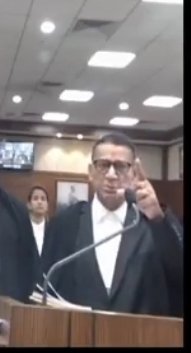 ShoneeKapoor's tweet image. New Hero of this country 🔥
This advocate what president of India n PM of India could not dare to say to judiciary.
He said it in very clear words what people think about judiciary