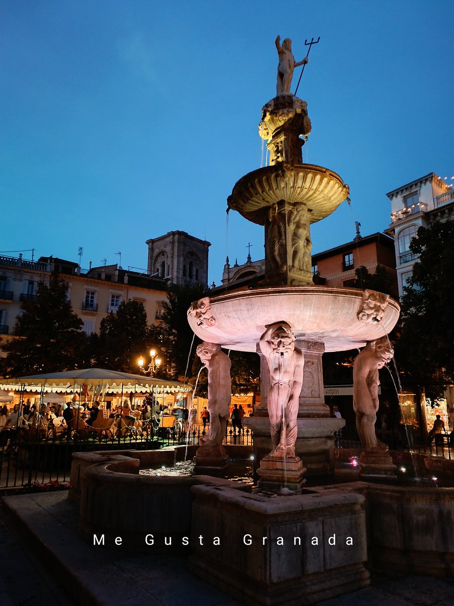 Noche en plaza Bib Rambla #megustagranada