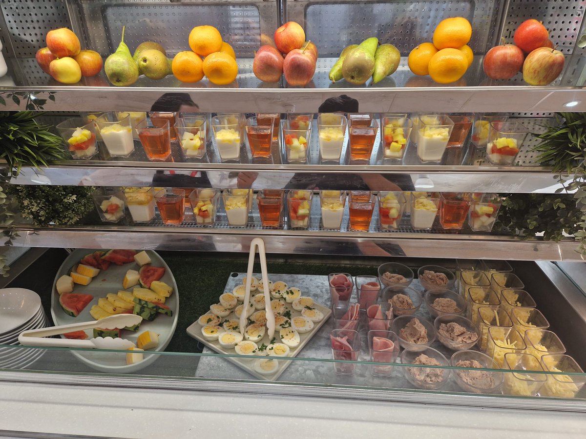 Fresh, seasonal, sustainable 🌱 Every meal at KES Prep is made from scratch, fuelling curiosity and joy in learning. 

#ProudlyPartOfKESFamily #HealthyEating #holroydhowe