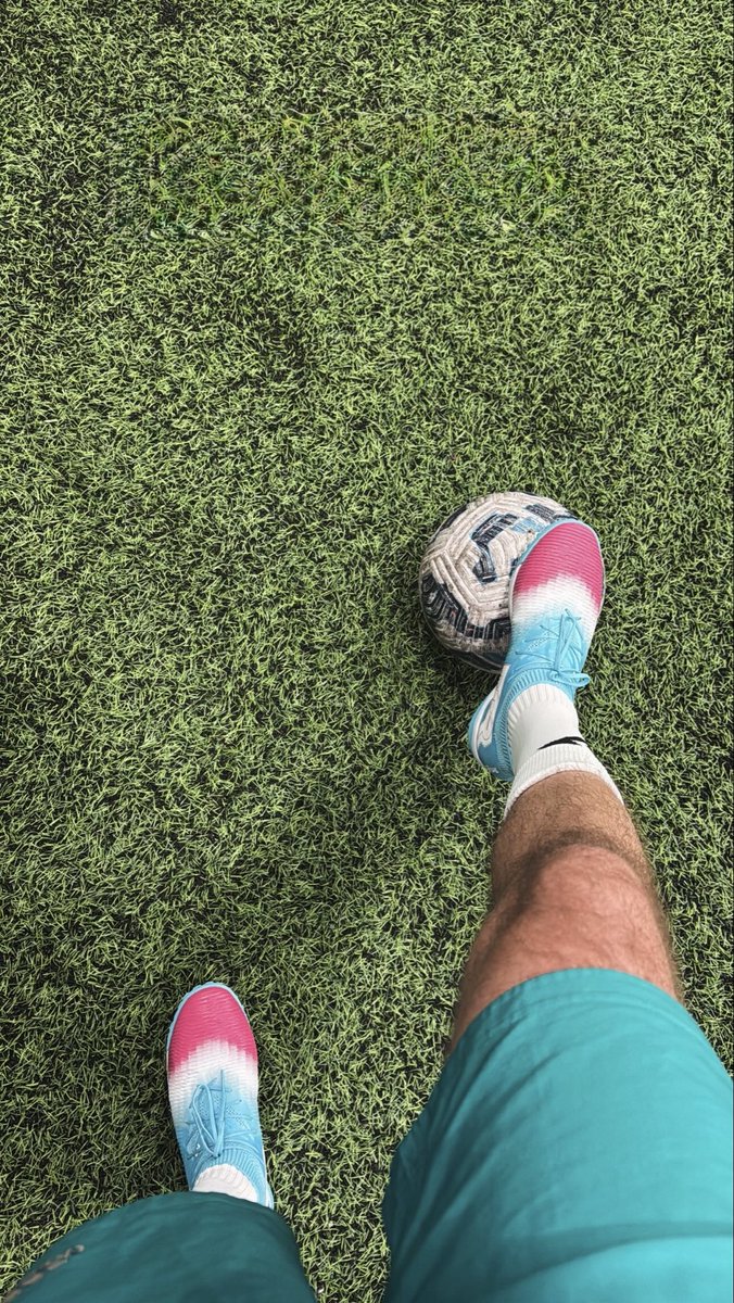 Какой же кайф сыграть футбол после полутора лет паузы. Именно столько потребовалось найти для поиска команды после переезда в столицу