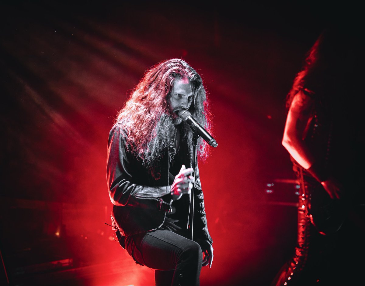 dynaztyband's tweet photo. 🎂Happy Birthday, Nils!🎂

Everyone please join us wishing our one and only Nils Molin the best of birthdays today! 🍻

📸 Kata Petróczy

#dynazty #nilsmolin #happybirthday https://t.co/duQDTSAT5C