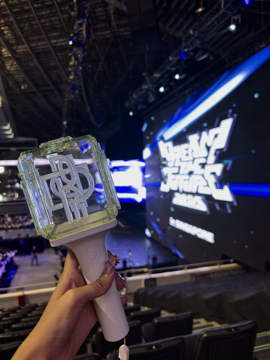 mintlice's tweet image. Im in ! Finally after 2 years im seeing my boys again 🩵 #TDS4inSG