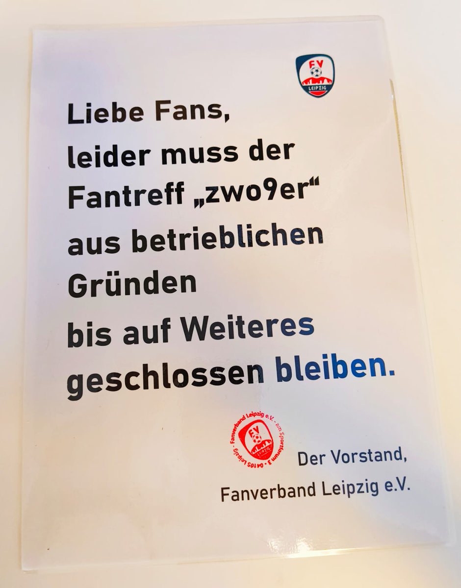 Liebe Fans,
leider muss der Fantreff aus betrieblichen Gründen bis auf Weiteres geschlossen bleiben.
Den Mitgliedern des <a href="/fanveRBand/">Fanverband Leipzig e. V.</a>  ging bereits eine Einladung zu einer AOMV zu, wo die Gründe ausführlich erläutert werden sollen.
Darüber hinaus bitten wir von Anfragen abzusehen.