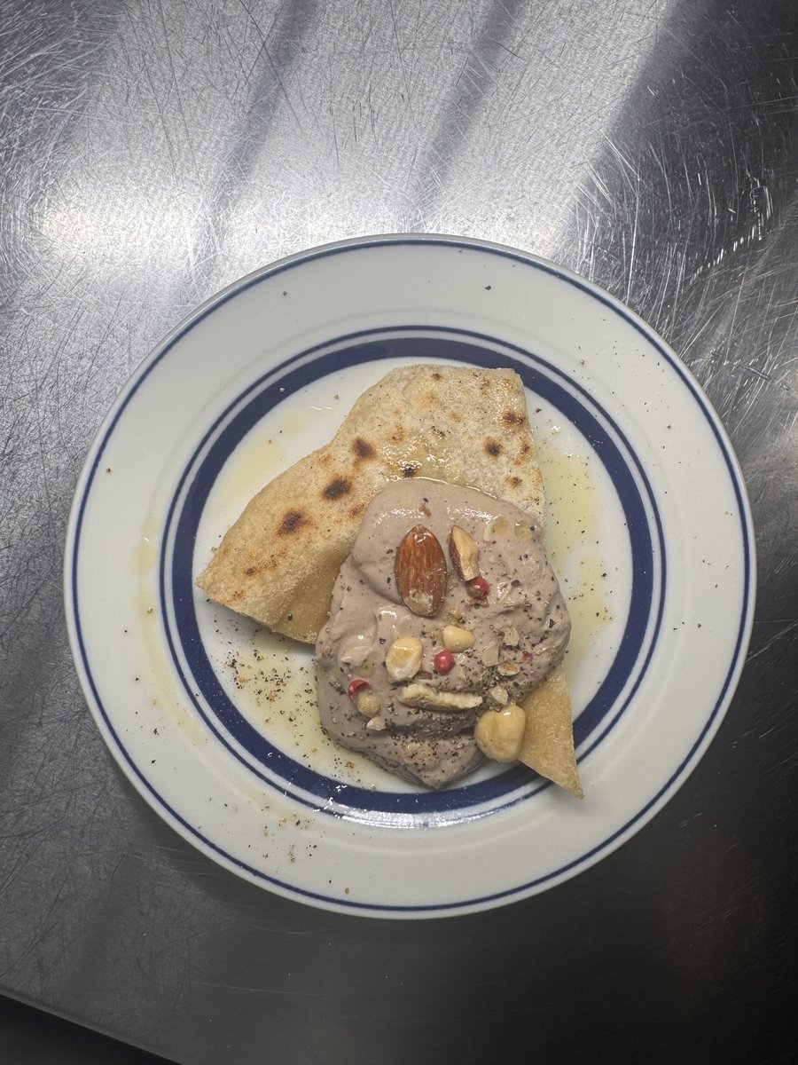 barwalk's tweet image. 76．STANDard SHOP
今ならすぐにご案内できますよ！
自家製ピザ生地とレバーペーストをご用意してお待ちしております♪
#barwalk #バルウォーク