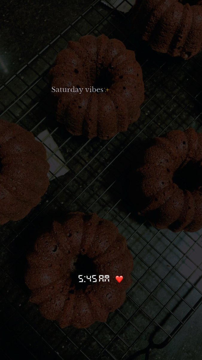 sangritosangria's tweet image. Worked with my intuition. Baked for orders all night long only to have an unexpected powercut at 7:30 in the morning (electricity should be back by 4PM). The kitchen is a place for hunches. 
#Bengaluru #microbakery #bescom #cheflife #bangalore