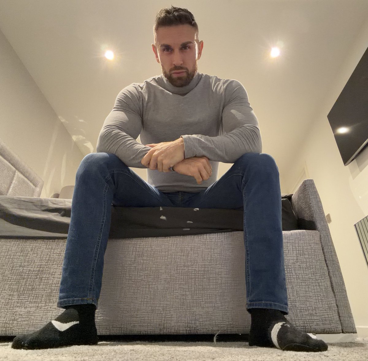 I don’t need your money BUT best believe I Love to take it 😈

Gym £25
Lunch £15

Throne.com/thefindomking