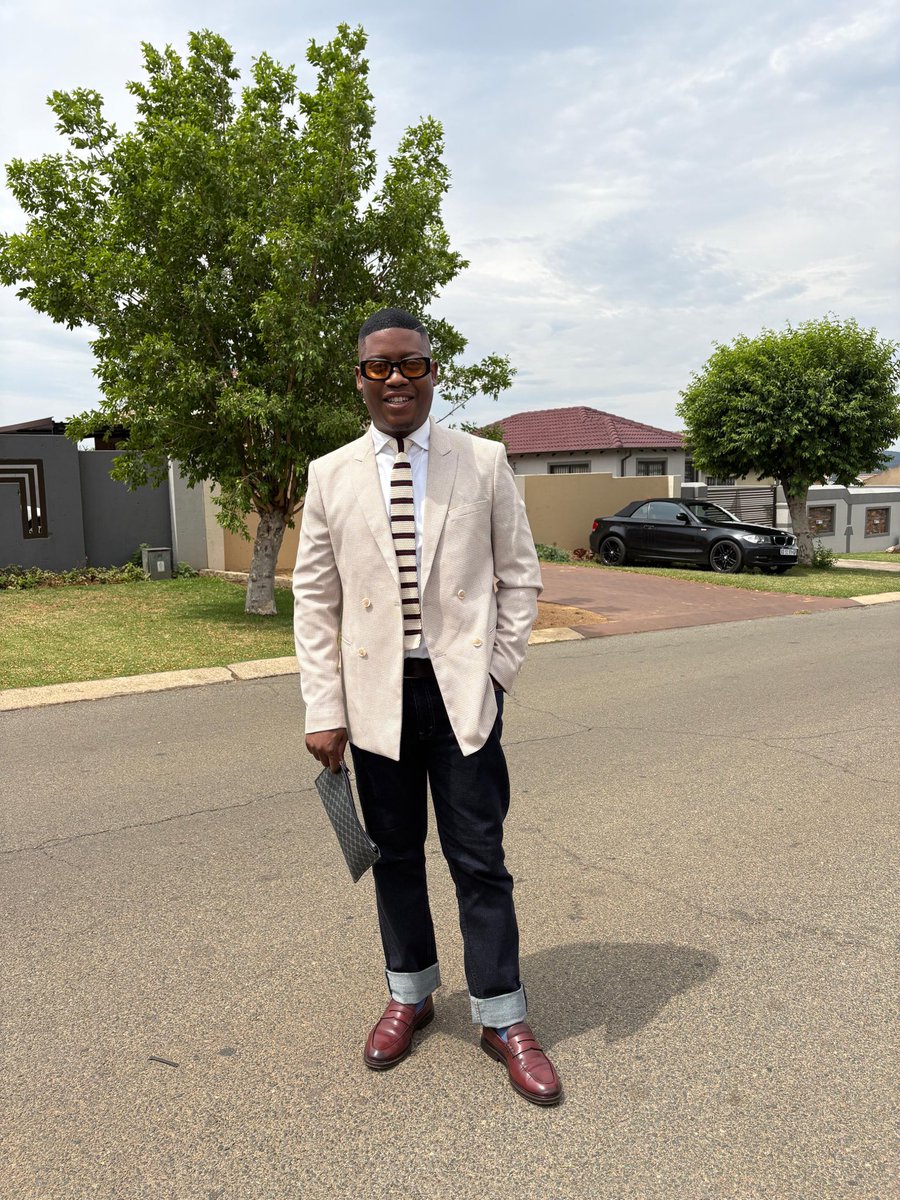 TebogoMakoe's tweet photo. Easy like Saturday morning. 😎🤟🏾 https://t.co/EkXc40hWJ3