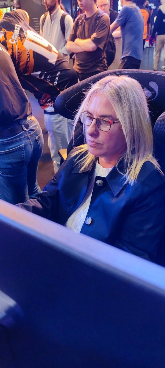 Julie having a blast at the <a href="/SimRacingExpo/">SimRacing Expo</a> trying out the new Sim Lab wheelbase.  😁
If you see us, come and say hello 👋