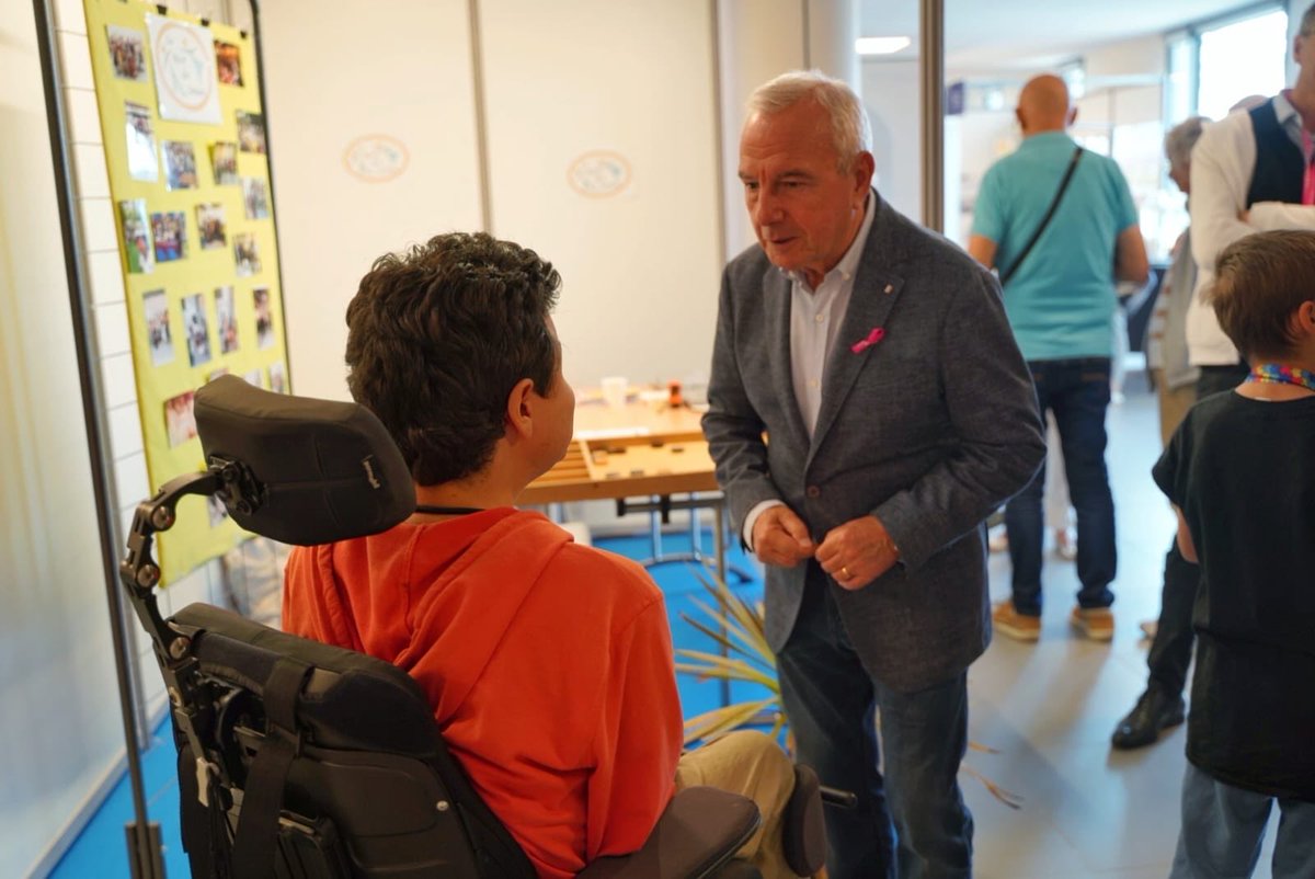 JeanLeonetti's tweet image. Le forum « Vivre le handicap ensemble » réunit aujourd’hui, à l’Antipolis Palais des Congrès, associations, institutions et bénévoles autour d’un objectif commun : mieux comprendre le handicap et faire tomber les barrières qui subsistent encore trop souvent. Le thème « Tourisme…