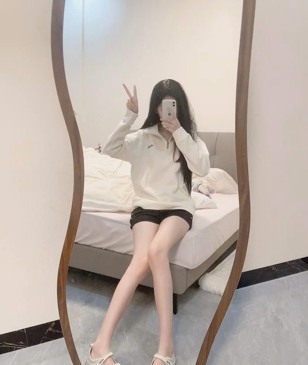 Let’s honor every identity and every e🌸xperience.  DiversityMatters