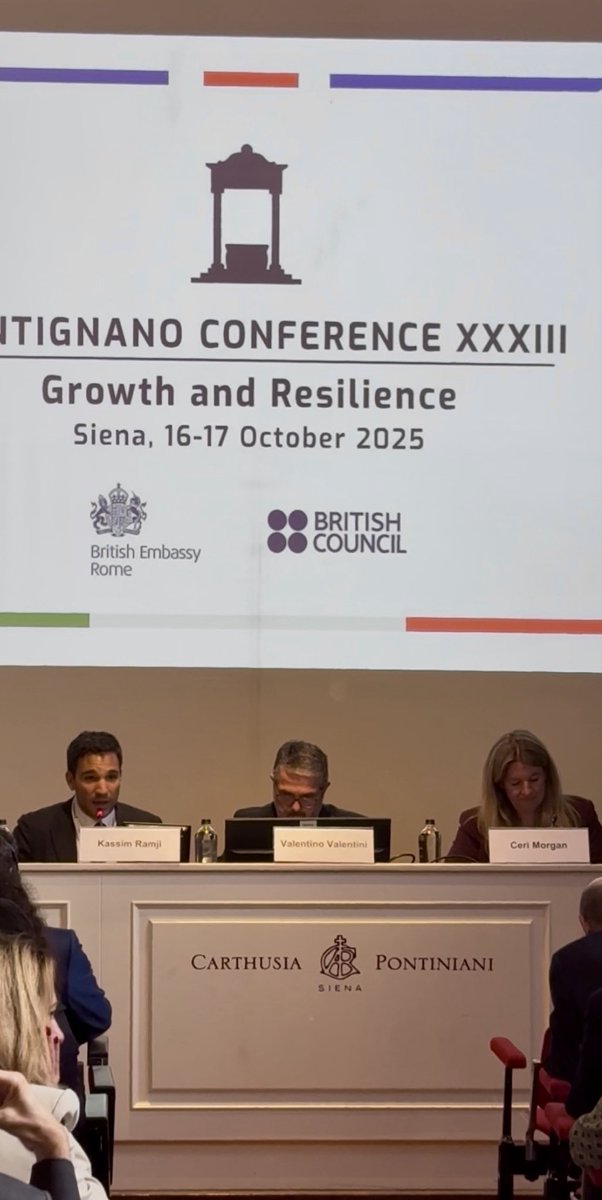 🇮🇹🤝🏼🇬🇧 La XXXIII edizione della Conferenza italo-britannica di Pontignano ha confermato l’ottimo momento delle relazioni bilaterali tra i nostri Paesi. 
Le approfondite riflessioni con la HMTC Ceri Morgan e con il mondo imprenditoriale hanno fatto emergere le forti