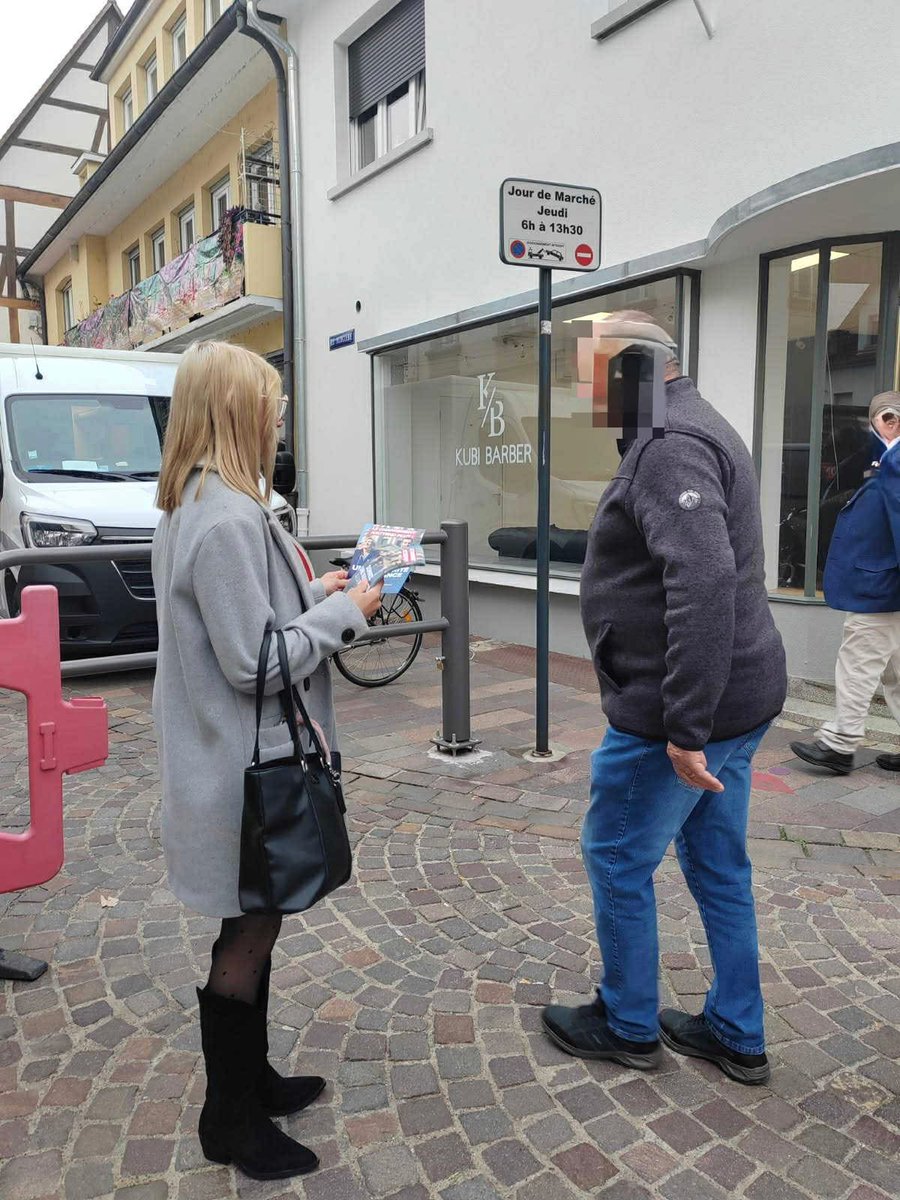 Th_ESTEVE's tweet photo. Sur le terrain à Erstein 🇫🇷
Beaucoup d’échanges, une même attente : le besoin de changement.
Merci à nos militants présents pour leur détermination 💪
#TractageRN #Erstein #RassemblementNational https://t.co/Un3SkFzwAt