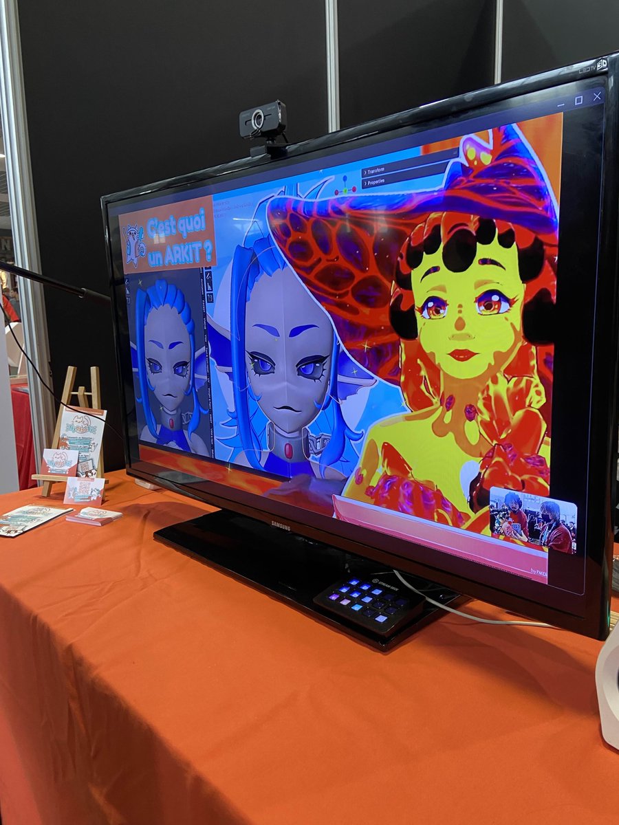 Après le passage de Stan ce matin sur le stand de Nyassobi (n°606) à la Made In Asia, c'est au tour d' <a href="/TheLavaWitch/">Aetna 🌋✨</a> de nous montrer ce qu'elle sait faire !