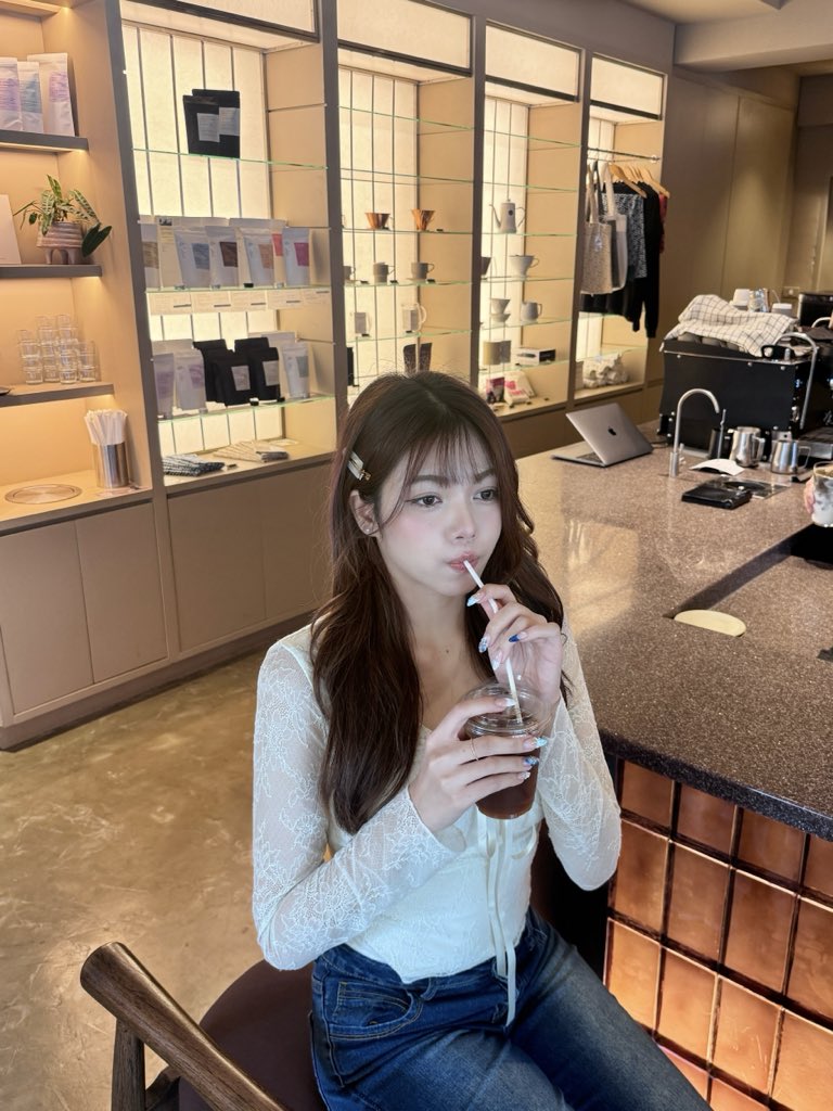 praewaputticha's tweet photo. 🥐💭☕️
#porworpraewa https://t.co/ycFibhppRf