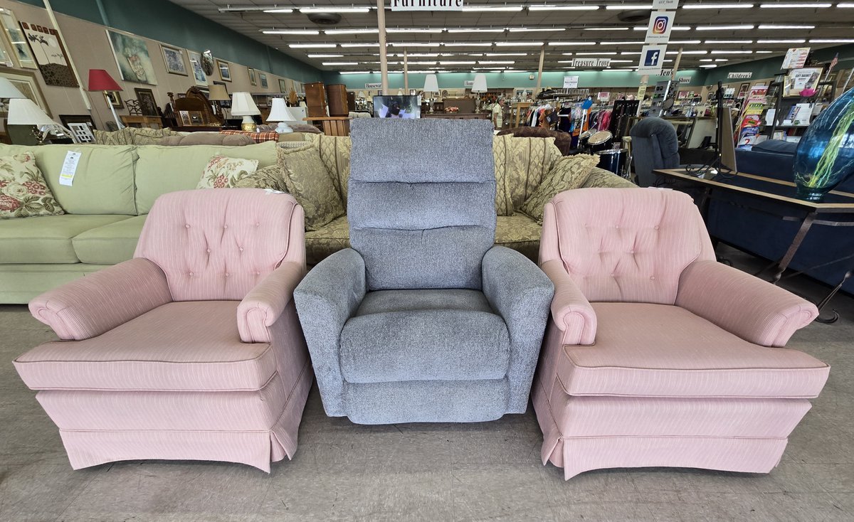 LT_Thrift's tweet image. LAST DAY of 50% off Housewares, Home Decor &amp;amp; Furniture Sale today at all locations!🛋️🪑🖼️  10/18

𝑆𝑜𝑚𝑒 𝑒𝑥𝑐𝑙𝑢𝑠𝑖𝑜𝑛𝑠 𝑚𝑎𝑦 𝑎𝑝𝑝𝑙𝑦. 𝑰𝒕𝒆𝒎𝒔 𝒔𝒉𝒐𝒘𝒏 𝒂𝒓𝒆 𝒇𝒓𝒐𝒎 𝒐𝒖𝒓 𝑵𝒆𝒘 𝑷𝒐𝒓𝒕 𝑹𝒊𝒄𝒉𝒆𝒚 𝒔𝒕𝒐𝒓𝒆.💙 #thrift #thriftingcommunity #hospicethrift