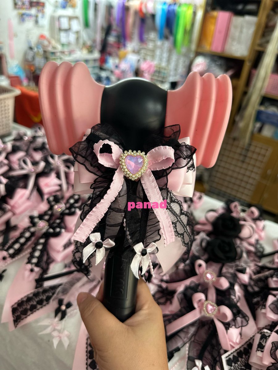 🎀โบว์ติดแท่งไฟ   🎀
📌📌นัดรับประตู1  
วันที่24-25-26
🩷อัปเดตงานว่าง🖤
👉ขอดูเพิ่มDM 📲
👉100฿ ทุกชิ้น 🎀
✅นัดรับ10โมงเช้า-6โมงเย็น

#BLACKPINK
 #DEADLINE_IN_BANGKOK #BLACKPINK_DEADLINE_IN_BANGKOK