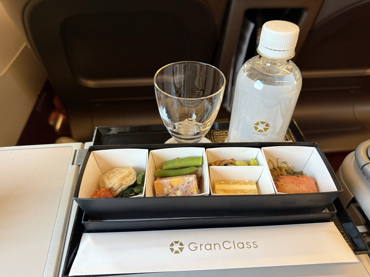 Blue_Model3's tweet image. 出張