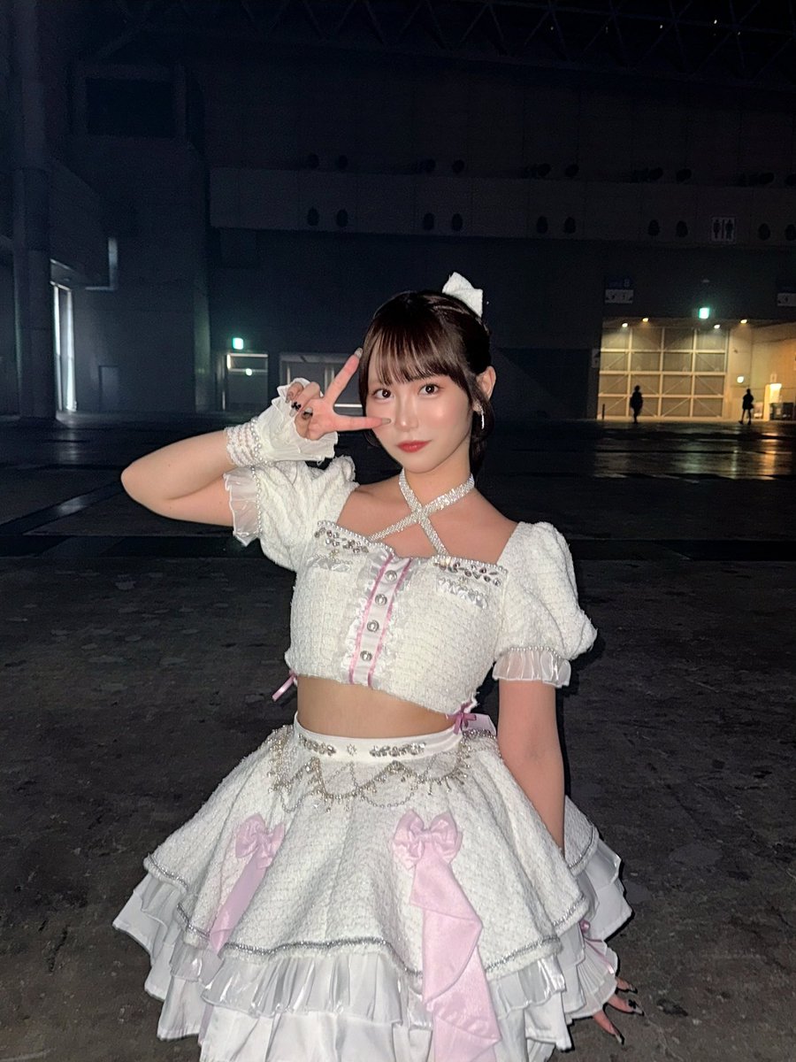 小野六花甜美臉蛋搭配柔和光線的唯美照片