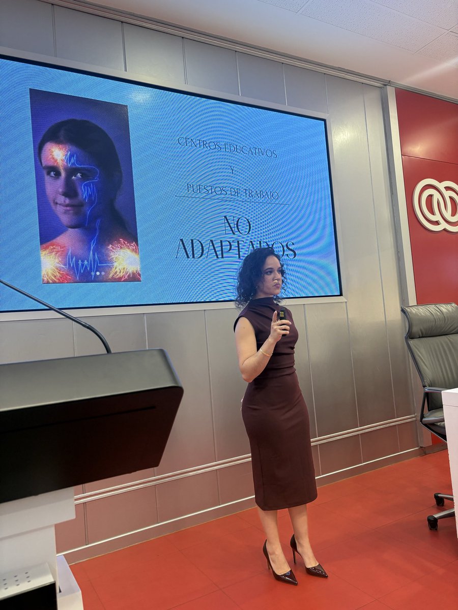 Según <a href="/AinhoaNotarioF/">Ainhoa Notario Fernández</a> más del 80% de los pacientes no cuenta con grado de dependencia reconocido lo que se traduce en que los puestos de trabajo y estudio no están adaptados lo que hace mella en la salud mental de pacientes, familiares y cuidadores #JornadaSERyOH2025