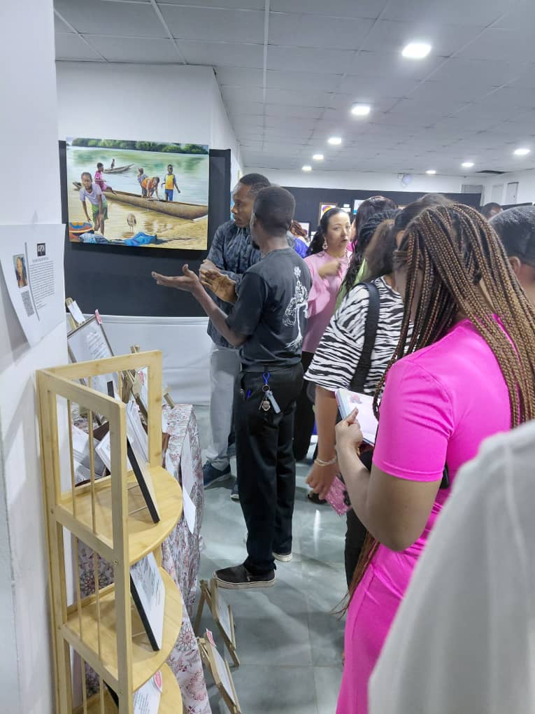 dsengeh's tweet image. The DNA that makes London the Creative Capital of the world is Sierra Leonean.
Movies: Idris Elba
Fashion: IB Kamara Offwhite
Design: Foday Dumbuya Labrum London
Music: Kanneh-Masons
Food: Maria Bradford of Shwen Shwen. Last evening, I spent time with 10 Kompin Artists in FT.